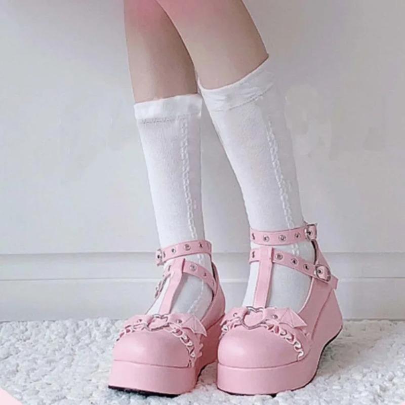 New Sweet Heart Buckle Wedges  - Boots 评论和价格